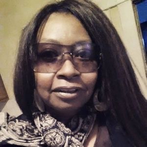 Meet your Posher, Evelyn